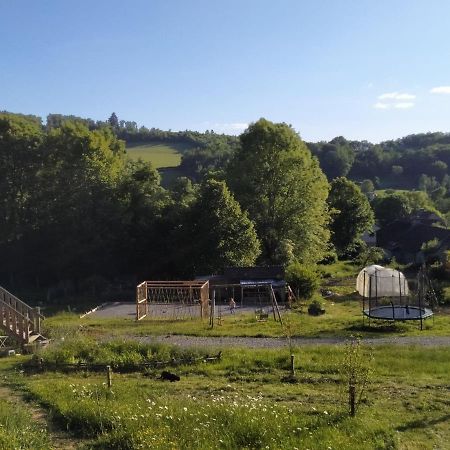 Carazen , Caravane Chauffee Saint-Silvain-Bellegarde Экстерьер фото